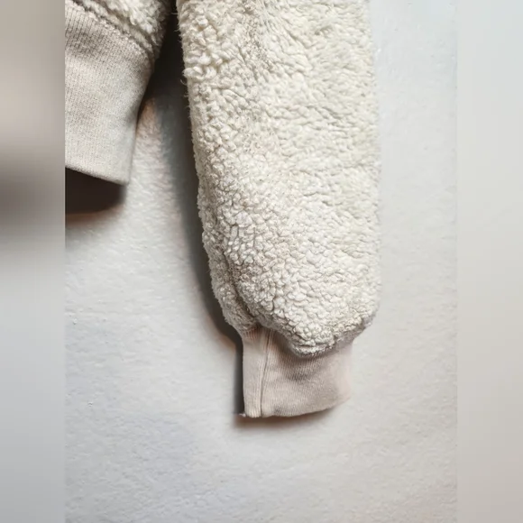 Abercrombie and Fitch Women's Crewneck Fuzzy Sweater - Picture 5 of 7